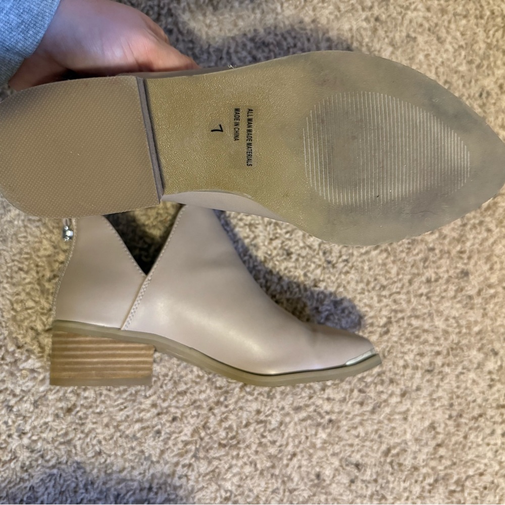 Dolce Vita Tan Ankle Boots - Picture 3 of 3